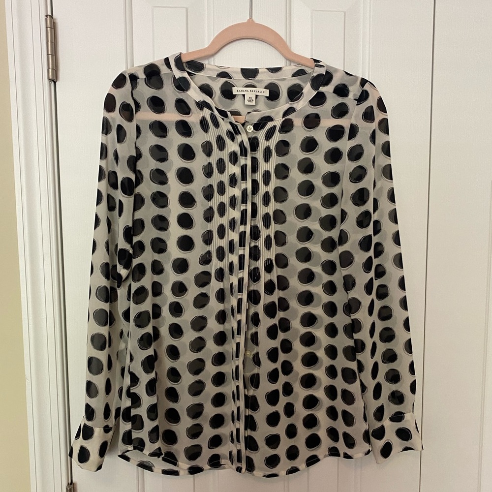 XS Banana Republic Button Down Polka Dot Top